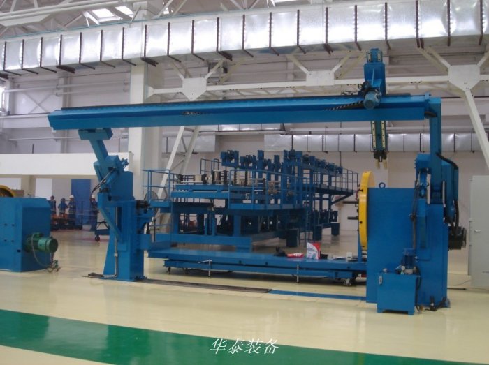 带柔性压紧装置的卧绕机